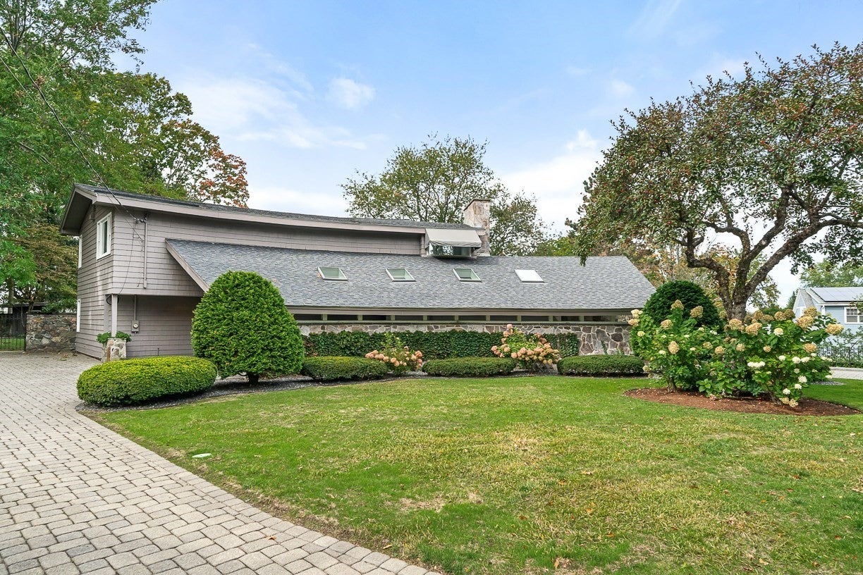 17 Trinity Road, Winchester, MA Photo #2