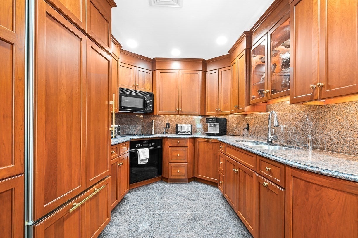 17 Trinity Road, Winchester, MA Photo #12