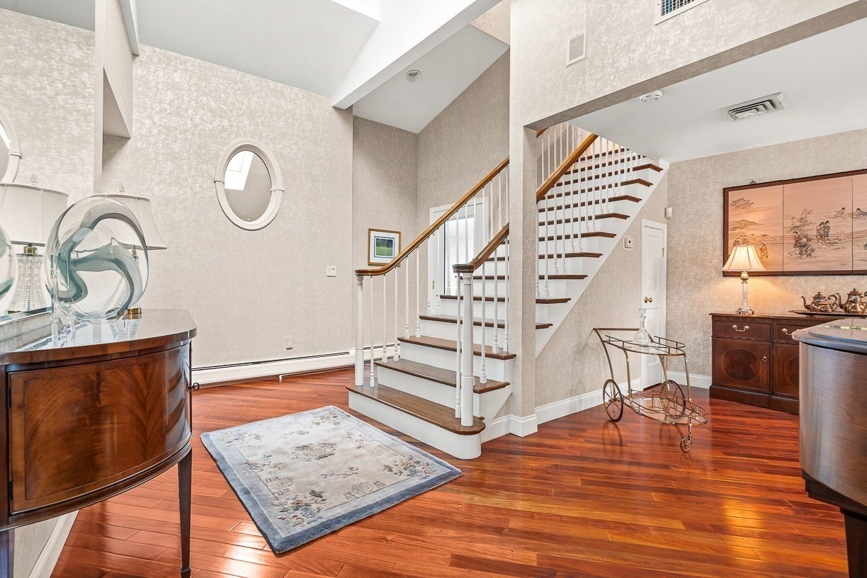 17 Trinity Road, Winchester, MA Photo #6