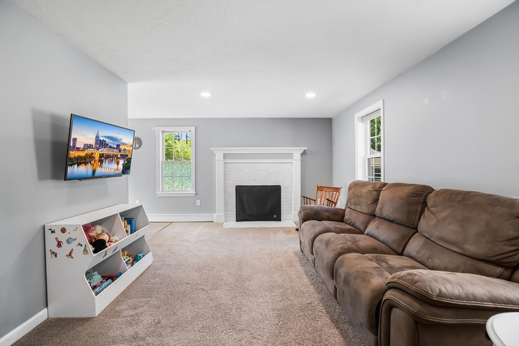137 Lake Ave