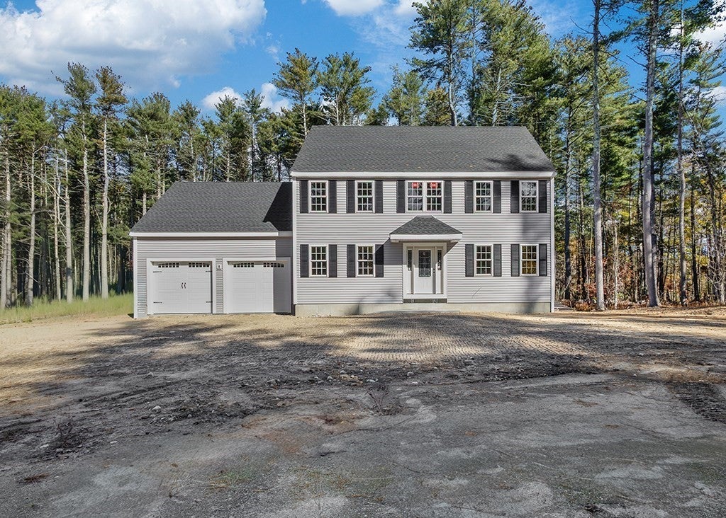 Photo of 1 Burr Trail Cir, Bellingham, MA