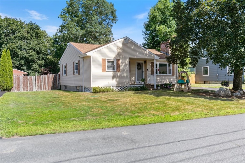 3 Cedarwood Ln