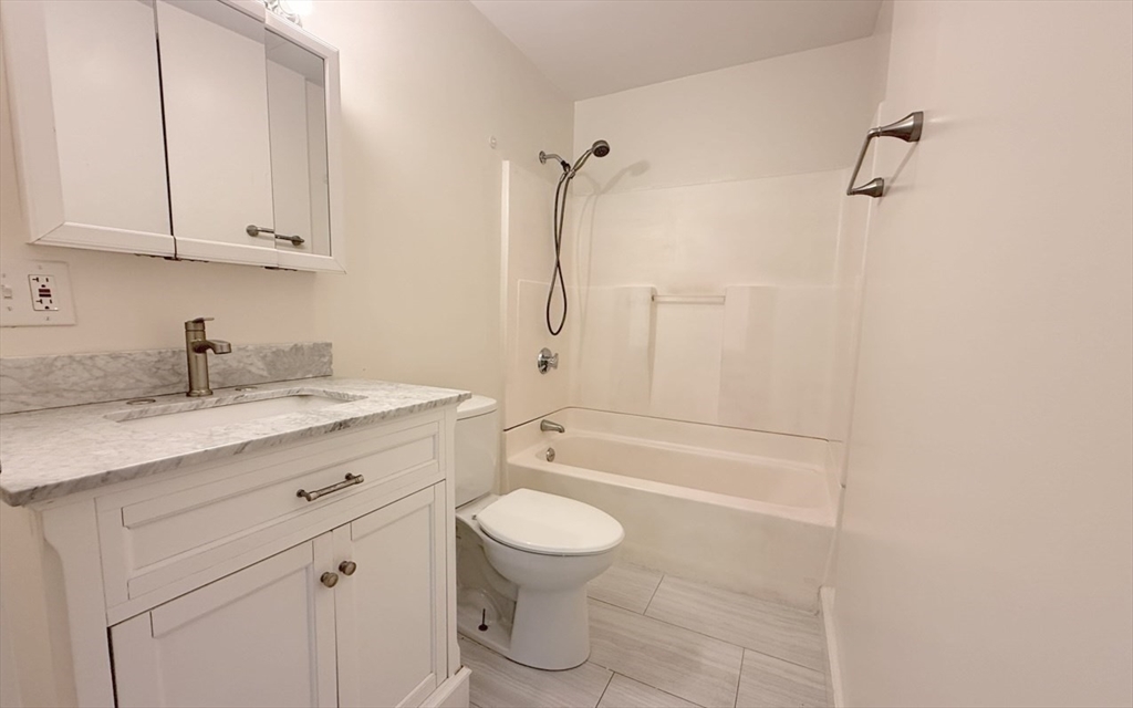 9-11 Richardson St 3