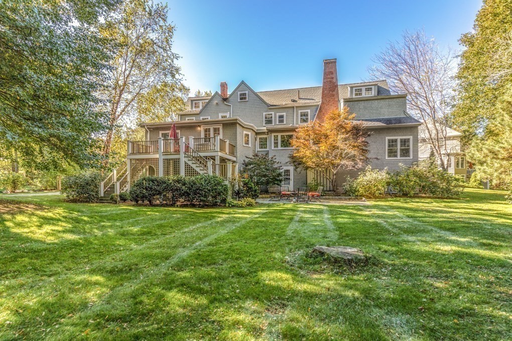 6 Chanticleer Dr