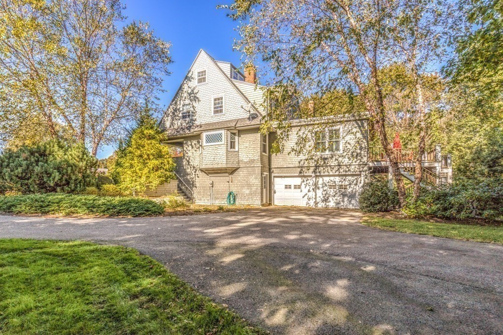 6 Chanticleer Dr