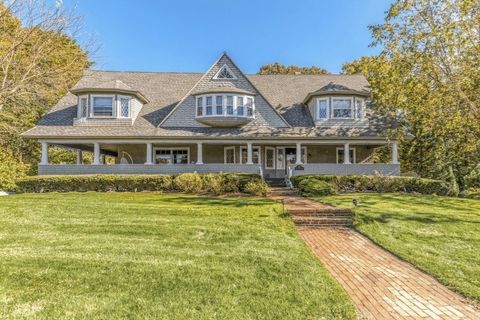 6 Chanticleer Dr Beverly MA 01915