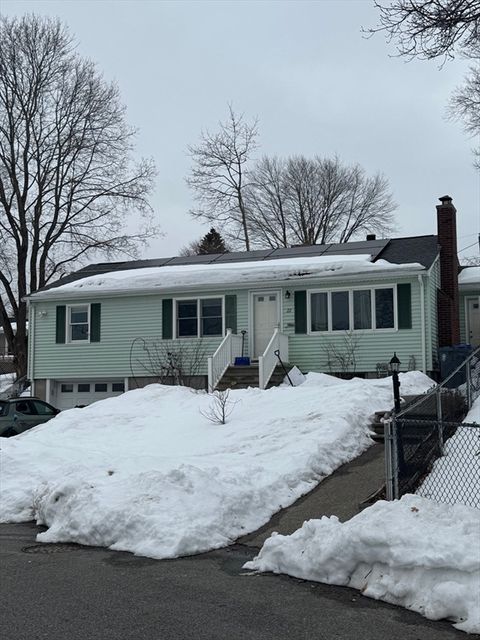 22 Falcon St Methuen MA 01844