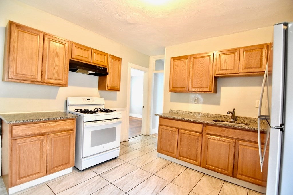 42 Colonial Ave #2, Boston, MA Photo #4
