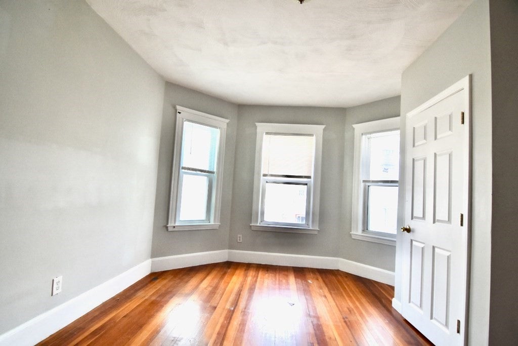 42 Colonial Ave #2, Boston, MA Photo #6