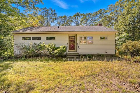 77 Prospect St Upton MA 01568