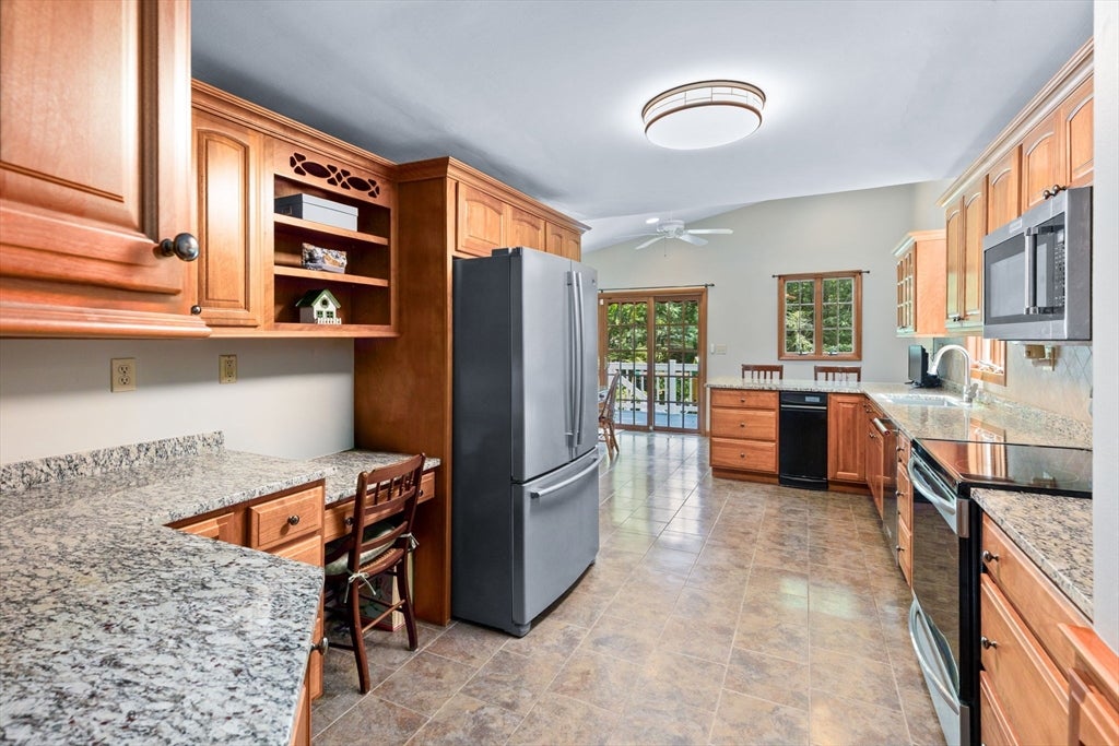 99 Keene St, Brockton, MA Photo #28