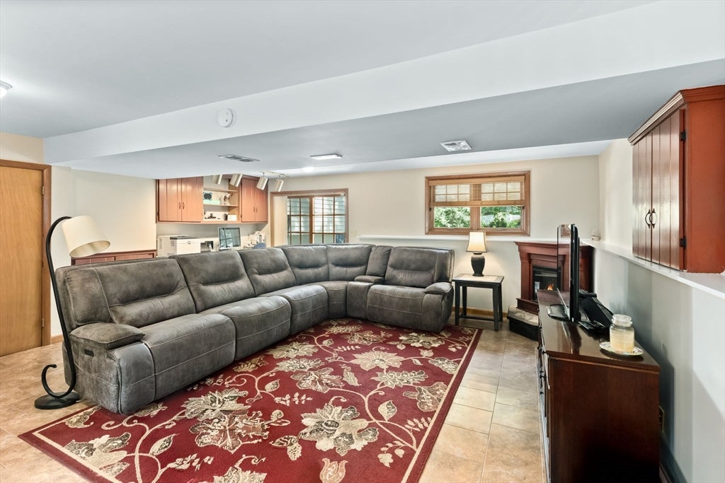 99 Keene St, Brockton, MA Photo #35