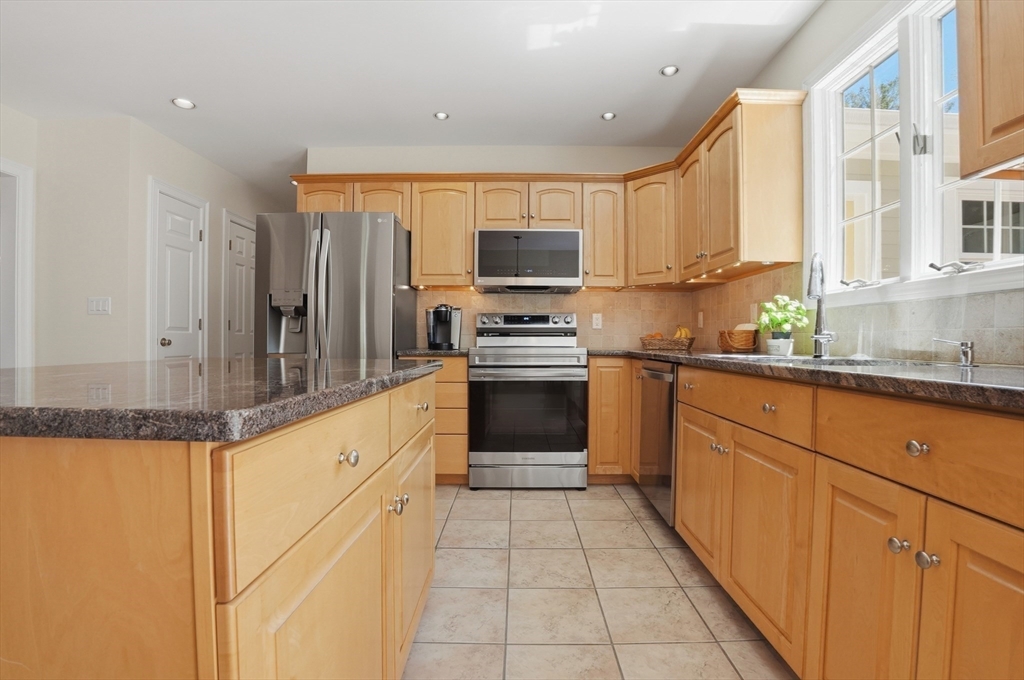 15 Kenneth Drive, Bridgewater, MA Photo #18