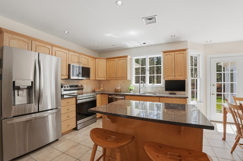 15 Kenneth Drive, Bridgewater, MA Photo #17