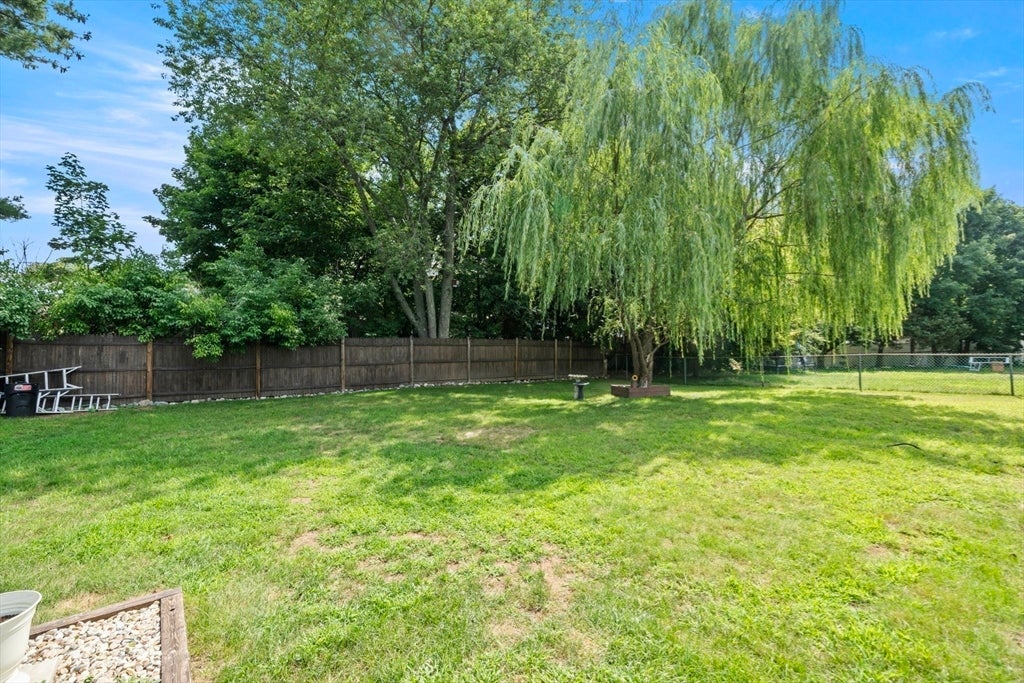 14 Richard Cir, Woburn, MA Photo #5