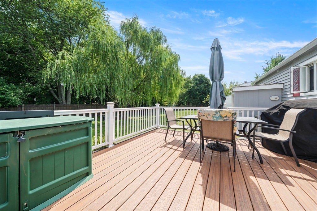 14 Richard Cir, Woburn, MA Photo #7