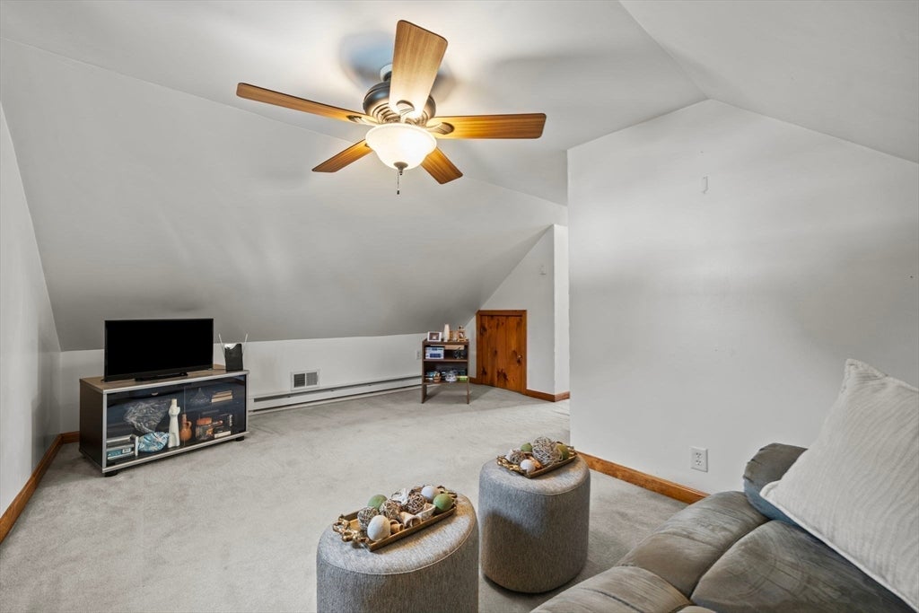14 Richard Cir, Woburn, MA Photo #32
