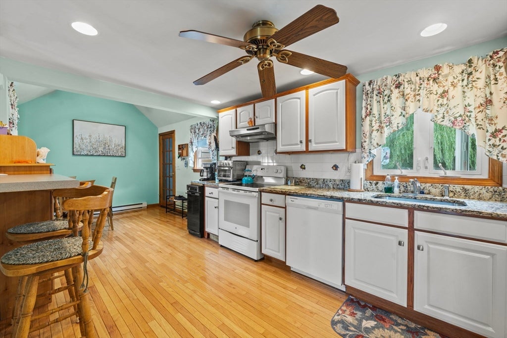 14 Richard Cir, Woburn, MA Photo #19