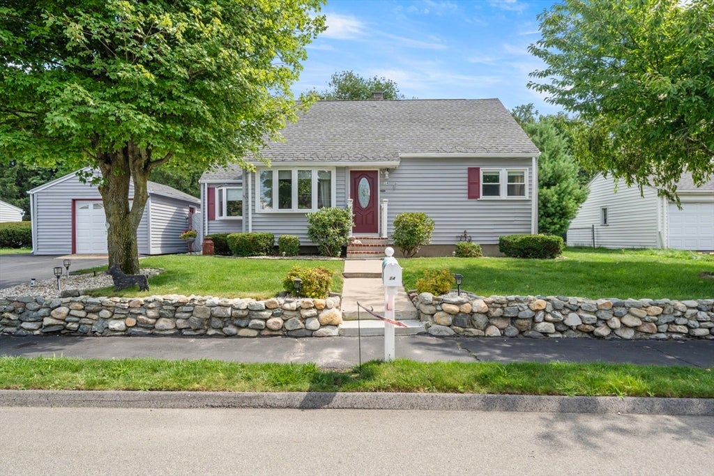 Photo of 14 Richard Cir, Woburn, MA