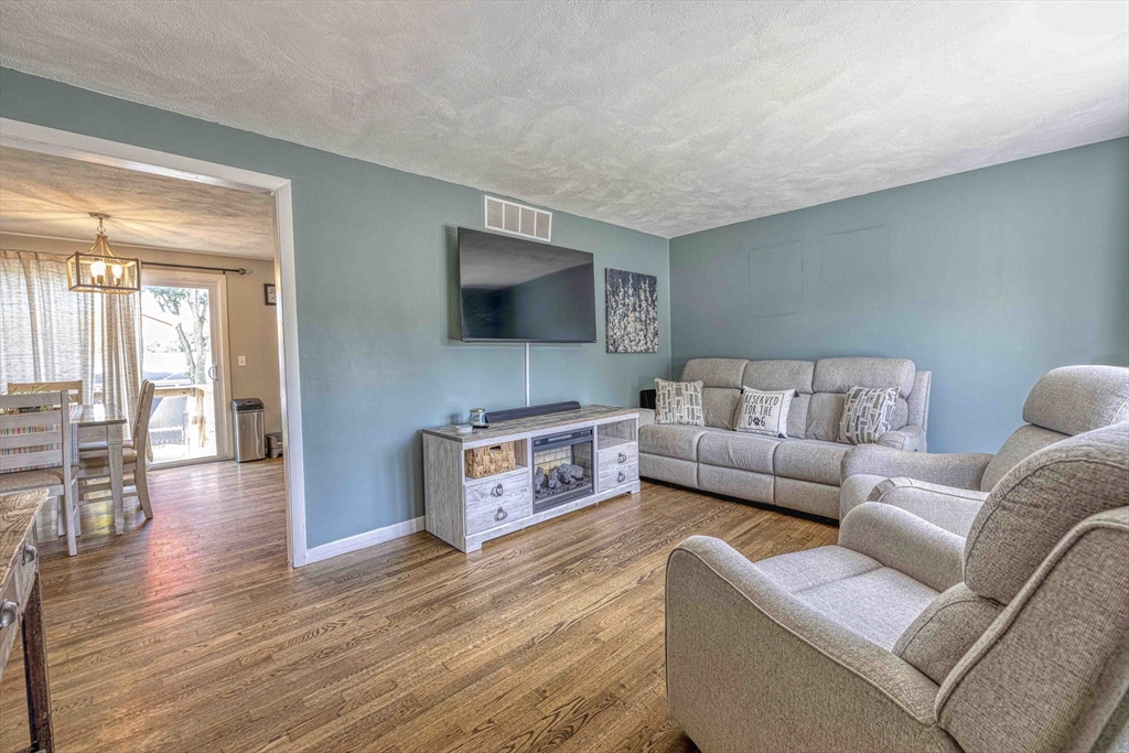 98 Quail Hollow Rd