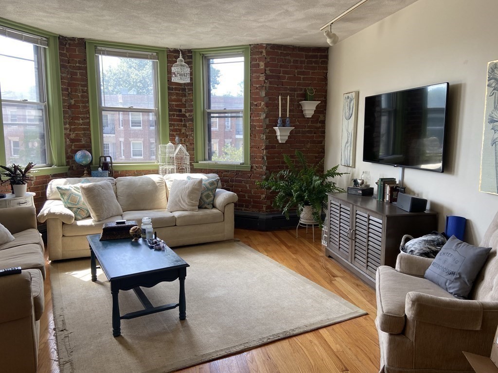 210 Chestnut Hill Ave 3