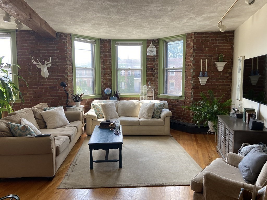 210 Chestnut Hill Ave 3