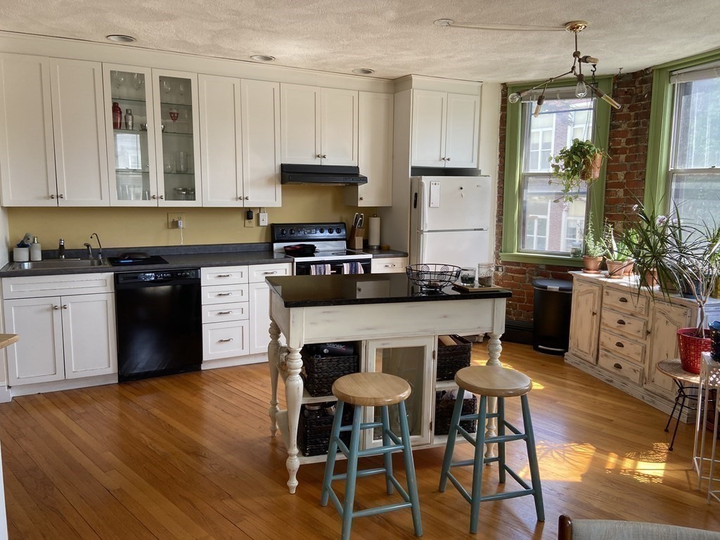 210 Chestnut Hill Ave 3