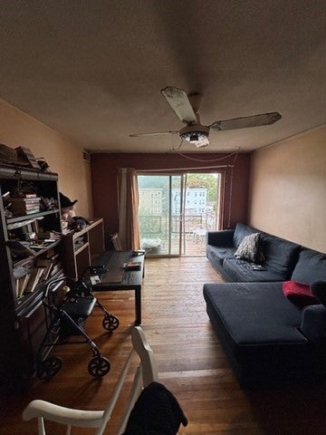 800 Hyde Park Ave 30