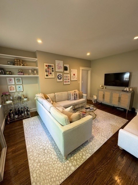 64 Queensberry Street 201