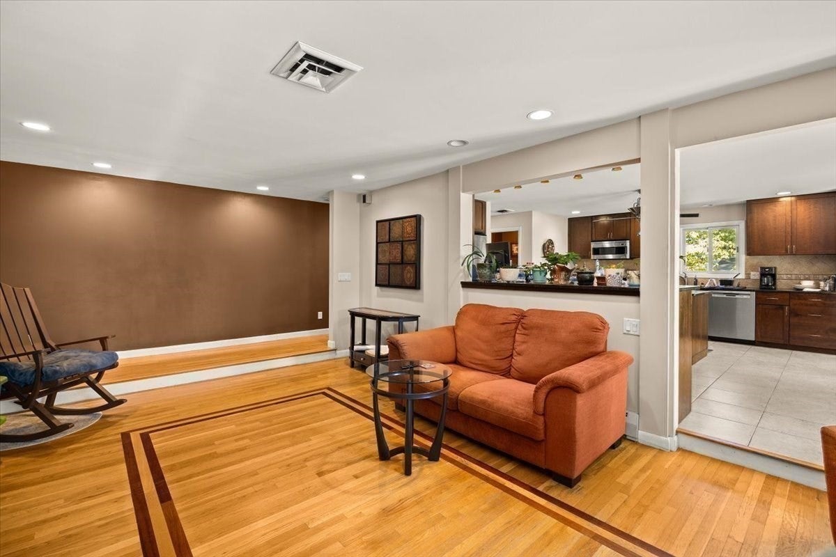 30 Bassett Rd, Brockton, MA, 30 Bassett Rd, Brockton, MA Photo #11