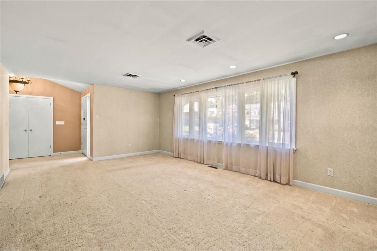 30 Bassett Rd, Brockton, MA, 30 Bassett Rd, Brockton, MA Photo #15