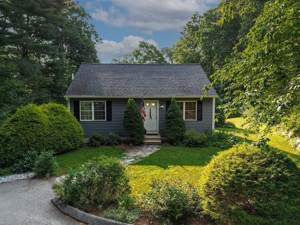 17 Atwater Pl, West Brookfield, MA Photo #1