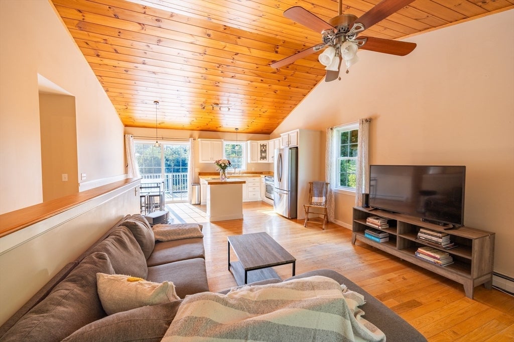 17 Atwater Pl, West Brookfield, MA Photo #3