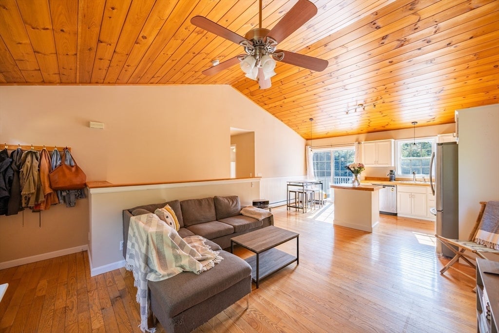 17 Atwater Pl, West Brookfield, MA Photo #4
