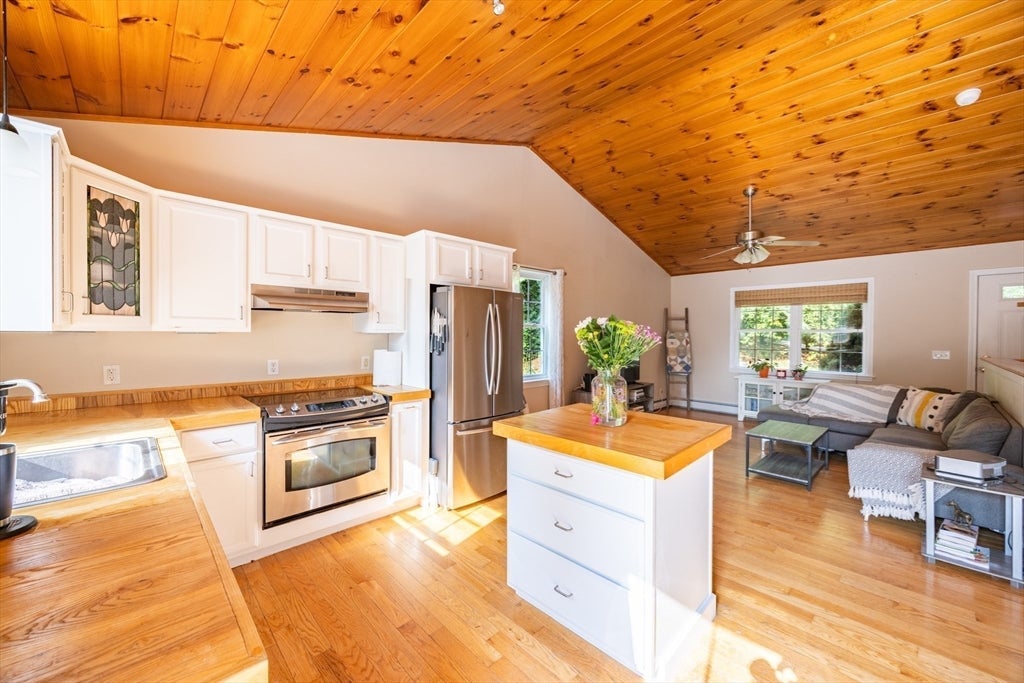 17 Atwater Pl, West Brookfield, MA Photo #7