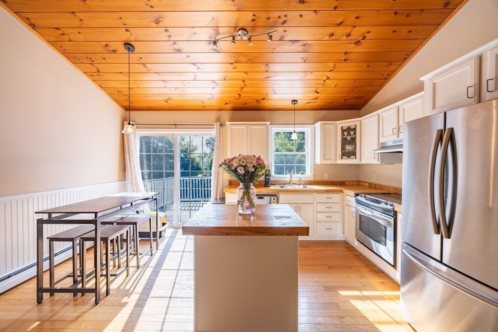 17 Atwater Pl, West Brookfield, MA Photo #6