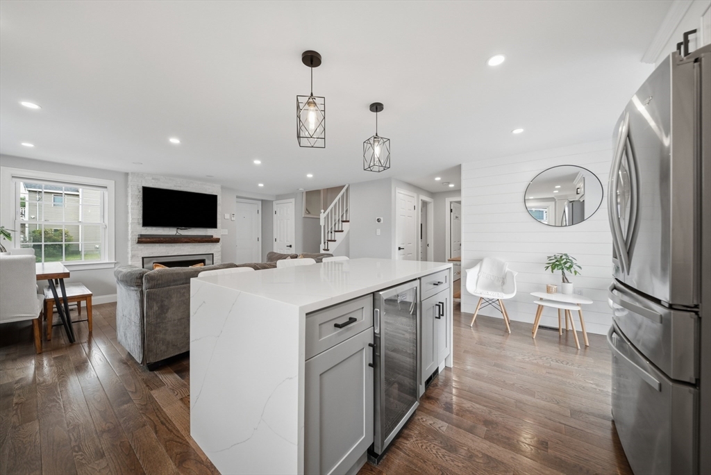 2 Chapman Ave