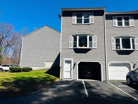 95 Tennis Plaza Rd 23 Dracut MA 01826