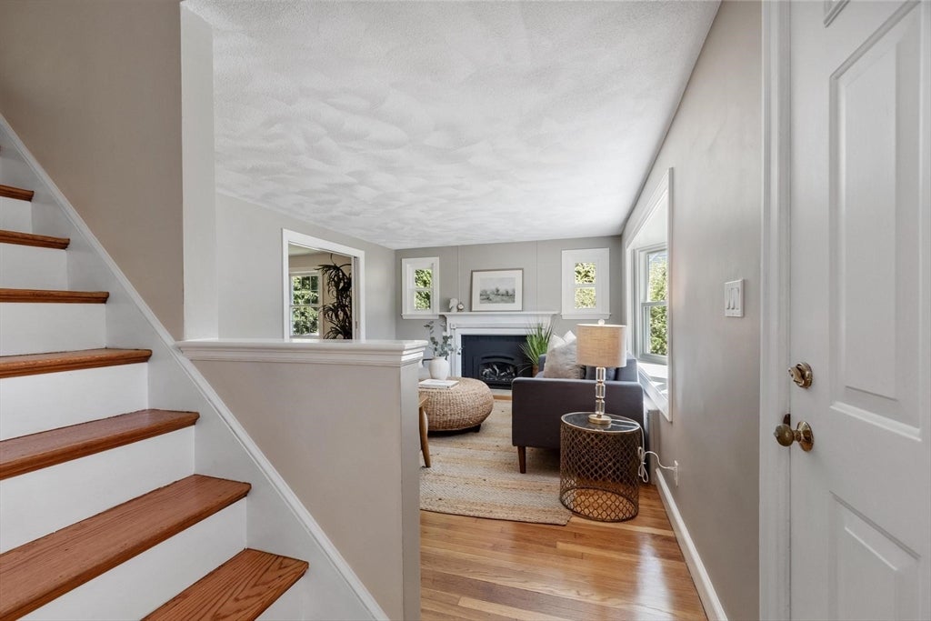 7 Curve Street