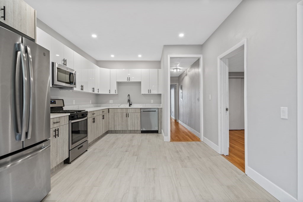 53 Falcon St #53, Boston, MA Photo #2