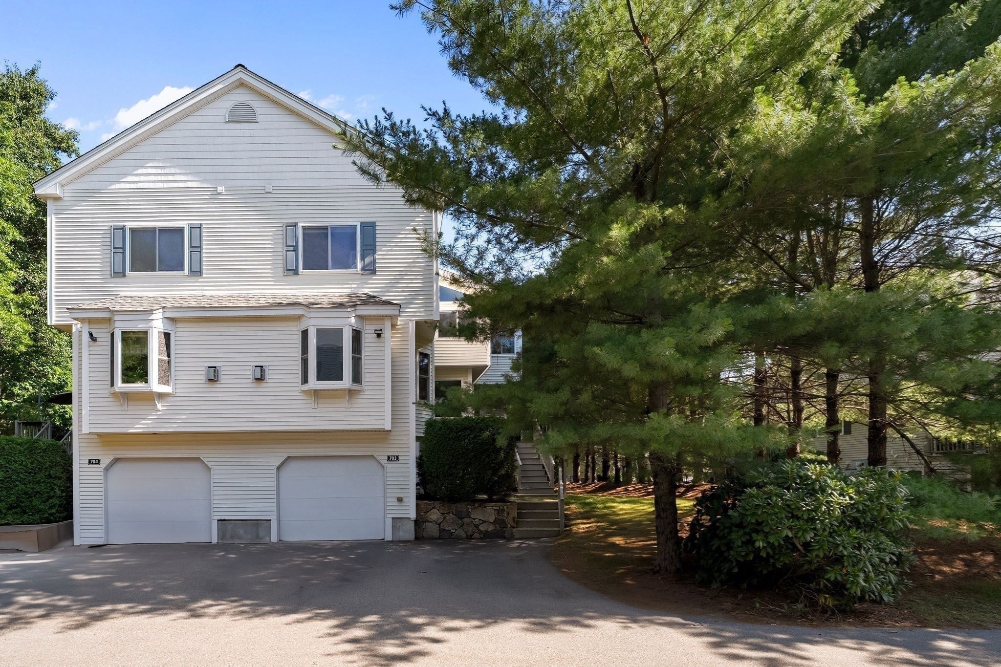 703 Old Bridge Ln 703