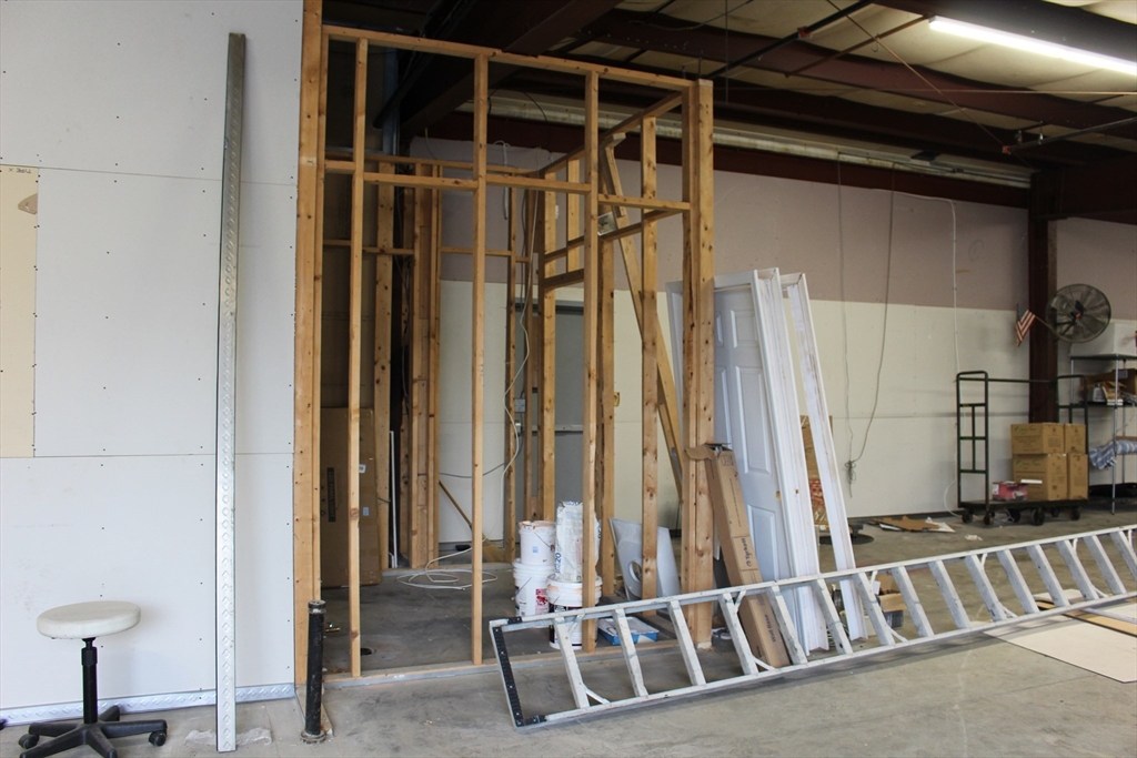 1111 Riverside Dr 7-8