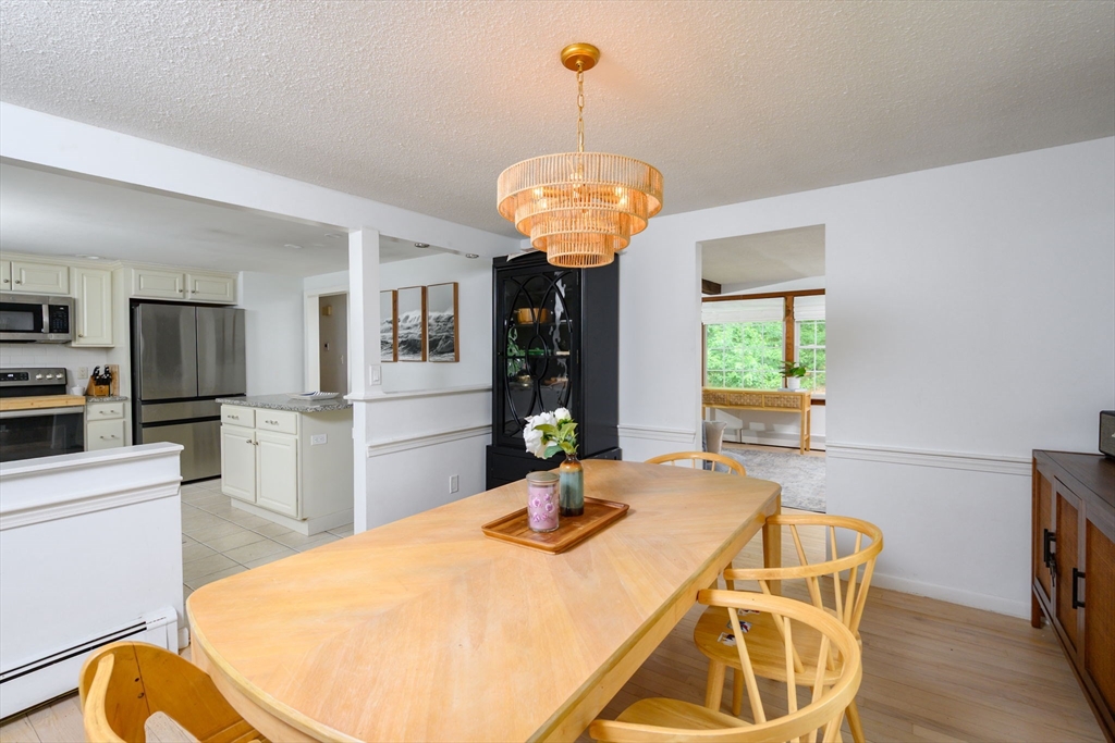 11 Williamsburg Ln
