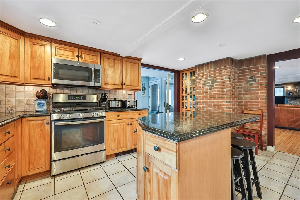 371 & 377 Franklin St, Wrentham, MA, 371 & 377 Franklin St, Wrentham, MA Photo #21