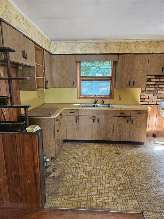 37 Academy St, Chicopee, MA Photo #5