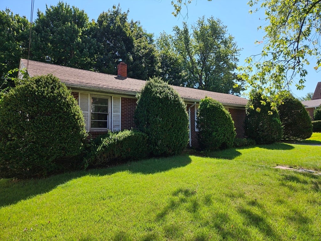 37 Academy St, Chicopee, MA Photo #2