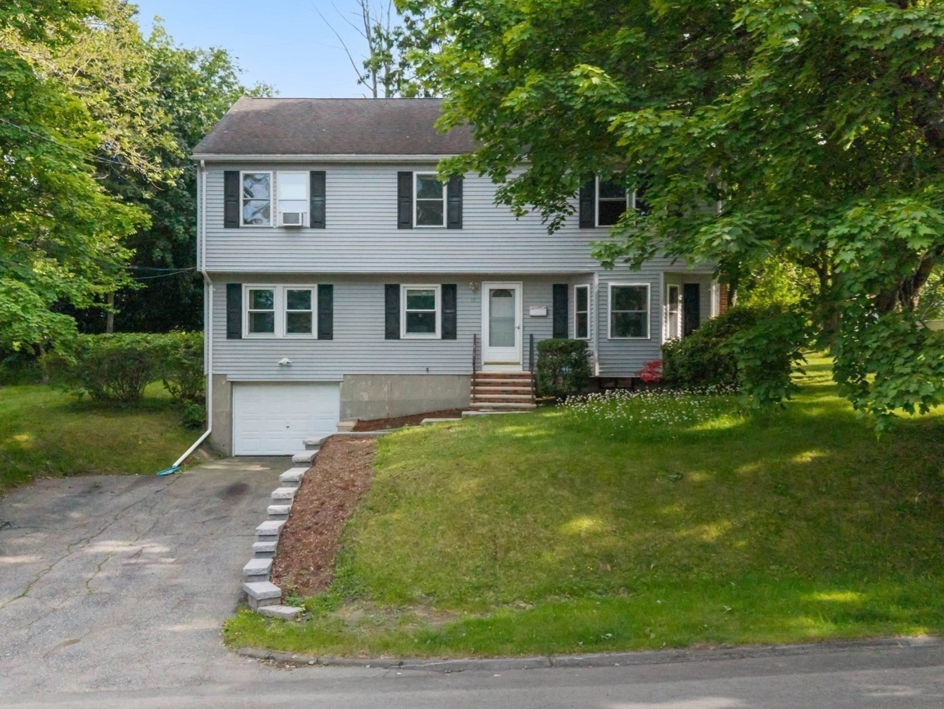 Photo of 15 Mars DR, Shrewsbury, MA