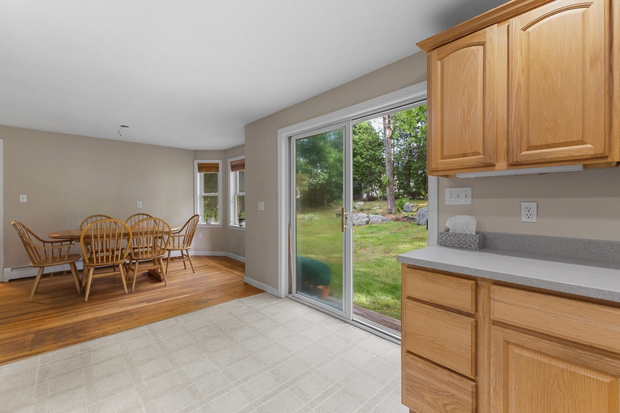 15 Mars DR, Shrewsbury, MA, 15 Mars DR, Shrewsbury, MA Photo #10
