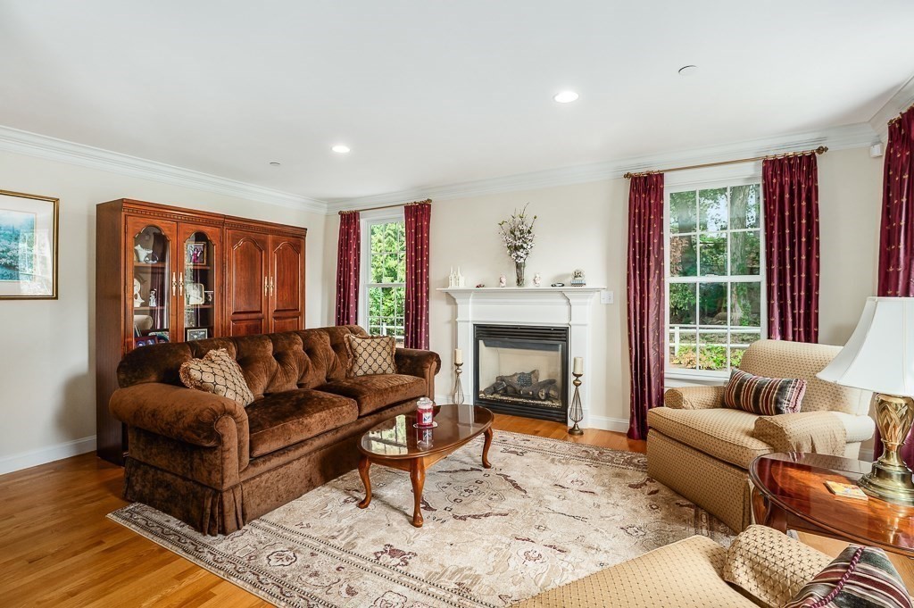 6 Thompsons Farm Way