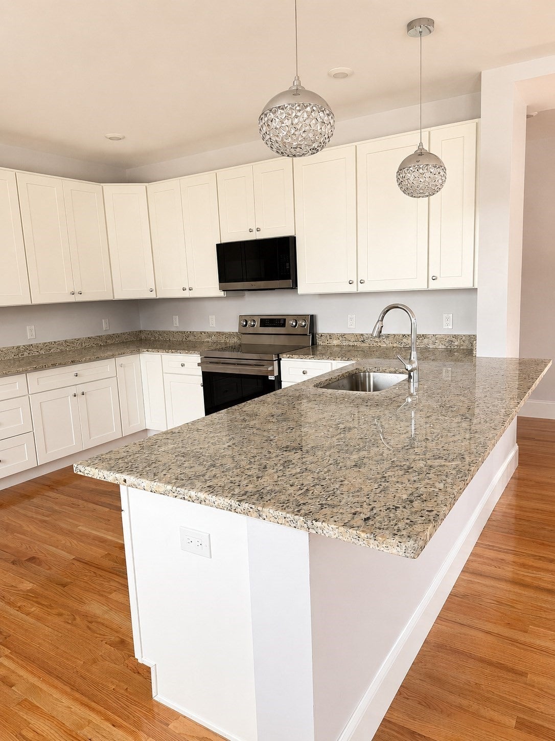 Click for 26 Alfred Street #1, Medford, MA slideshow Click for 26 Alfred Street #1, Medford, MA slideshow